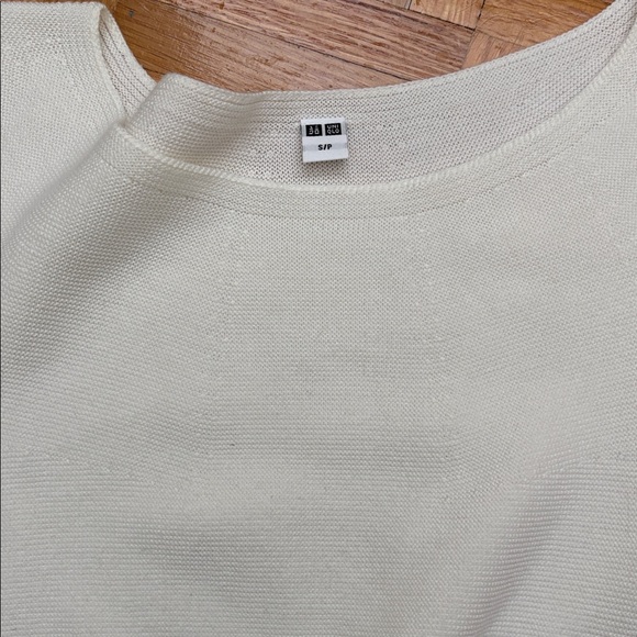 Uniqlo knit sweater s - Picture 2 of 3